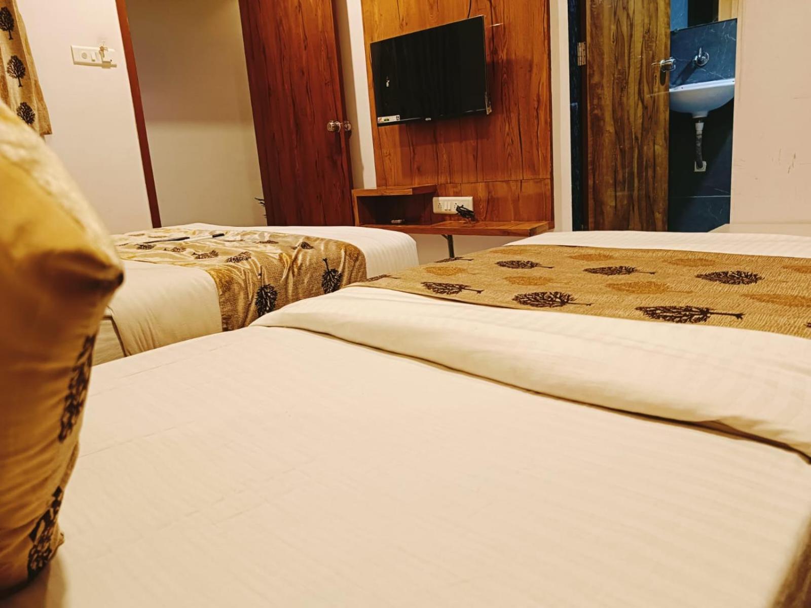 Hotel Maan Palace Βαντοντάρα Εξωτερικό φωτογραφία